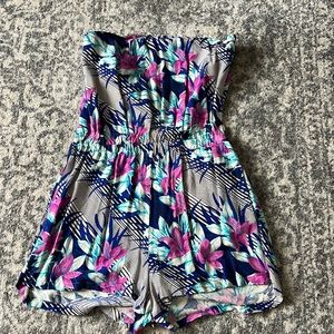 Forever 21 floral romper with open back
